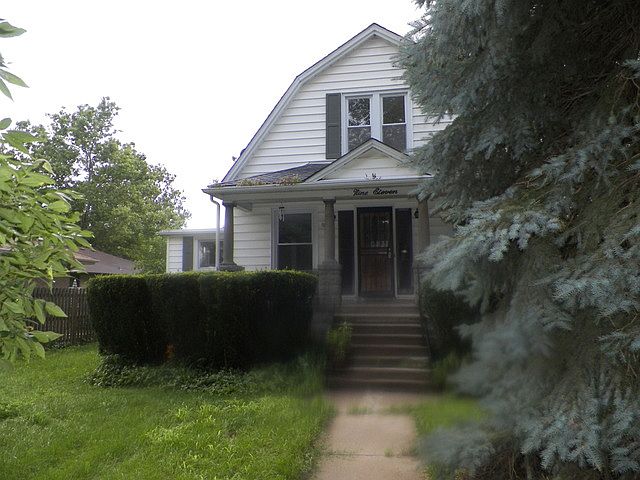 1st image of 911 N Dawes Ave