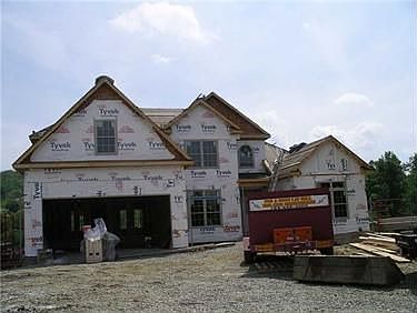 2nd image of 2005 Carol Ln