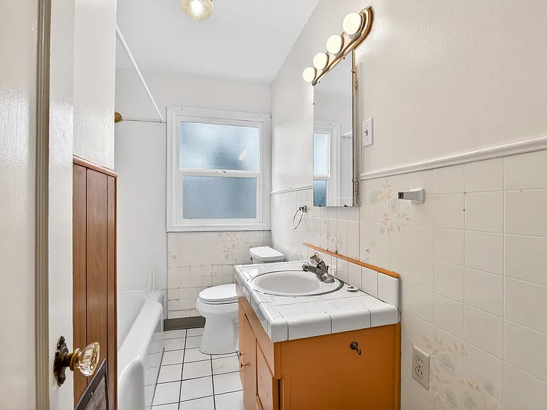 345 NW Norman Ave — Photo 26