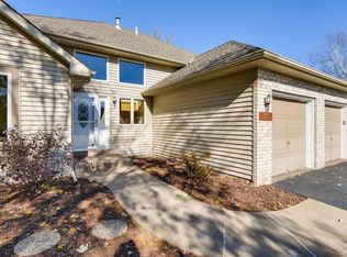 7592 44th St N, Oakdale, MN 55128