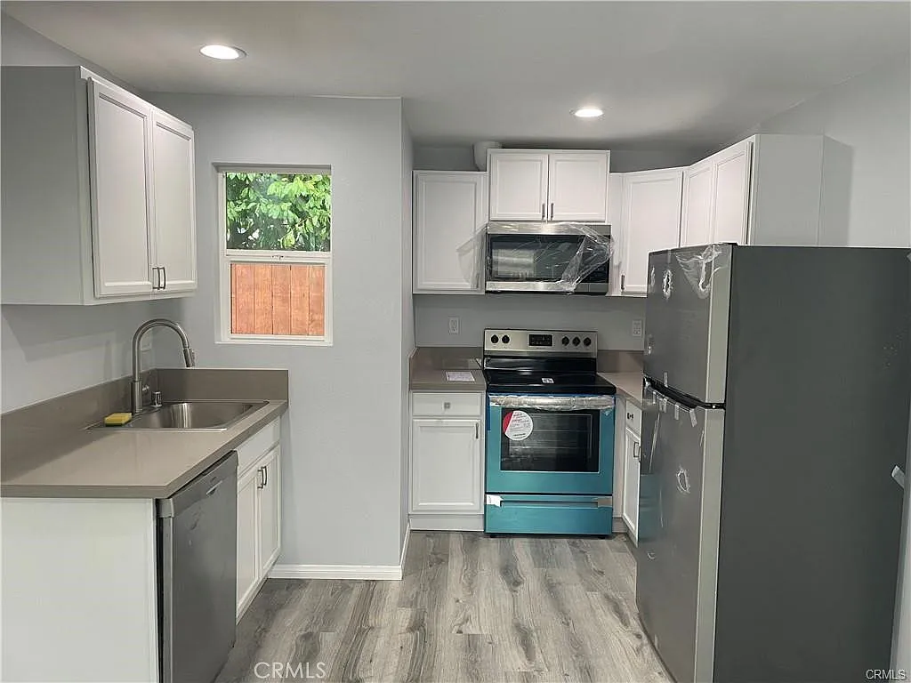 1 bed, 480 sqft, $2,350 — Photo 2