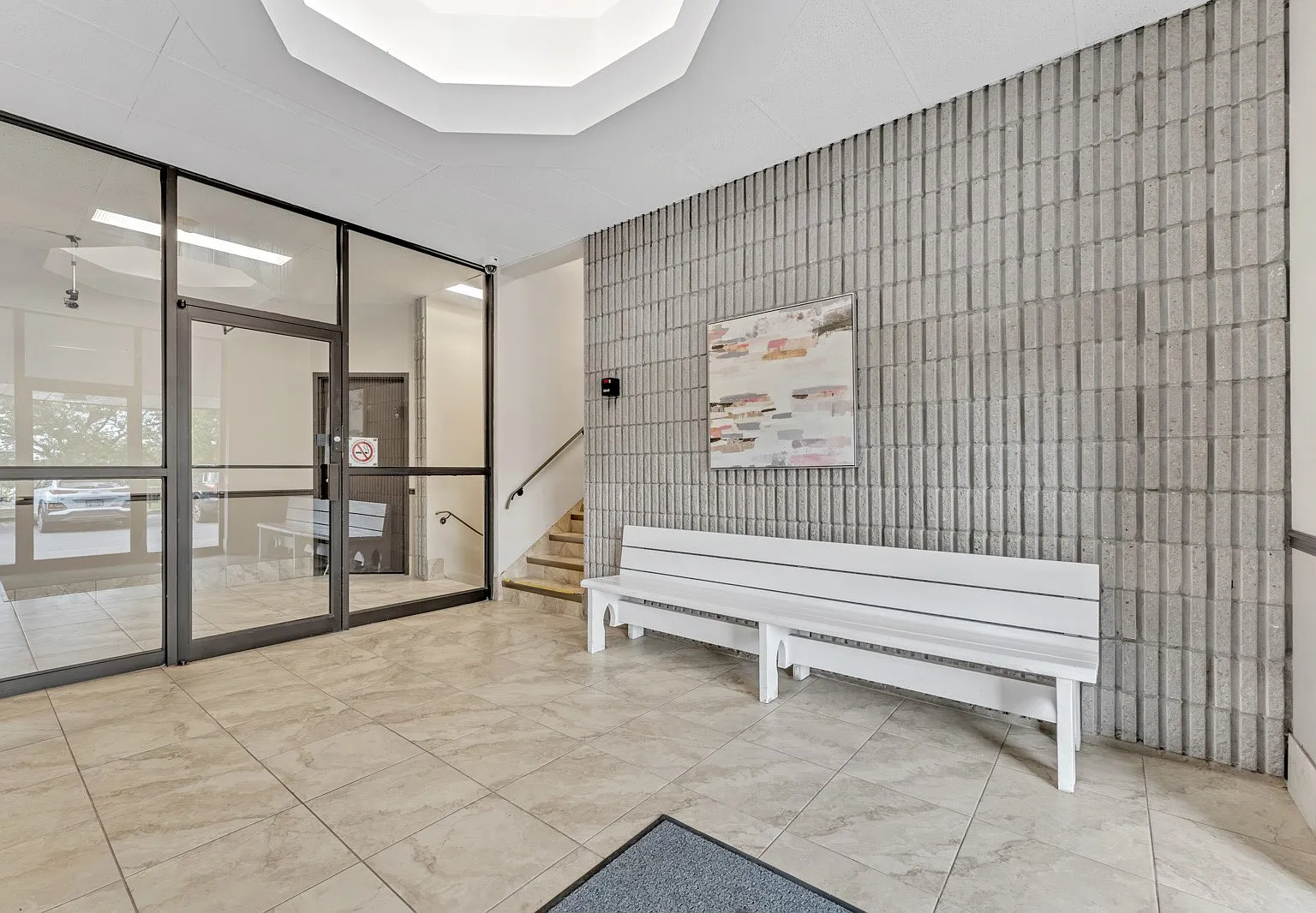 Village on the River Apartments — Photo 4