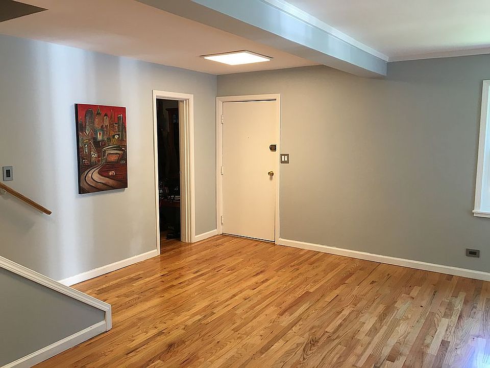 2nd image of 311 Lakemoore Dr NE APT A