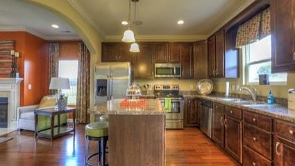 4th image of 228 Jocelyn Dr #29
