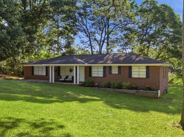 112 Pine St SW, Calhoun, GA 30701