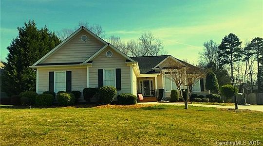 1st image of 523 Cameron Pointe Ln