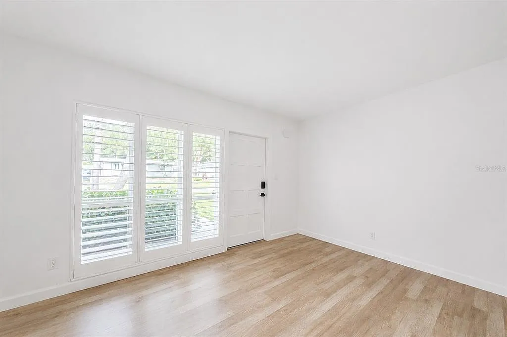 2 bed, 1.0 bath, 942 sqft, $3,100 — Photo 3