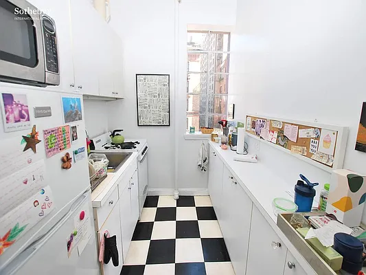 Rented by Sotheby's International Realty | media 10