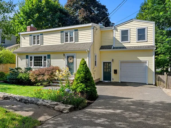 26 Beverly Ave, Marblehead, MA 01945