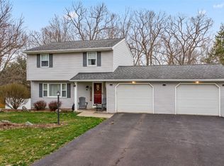 1062 Elton Dr, Endicott, NY 13760