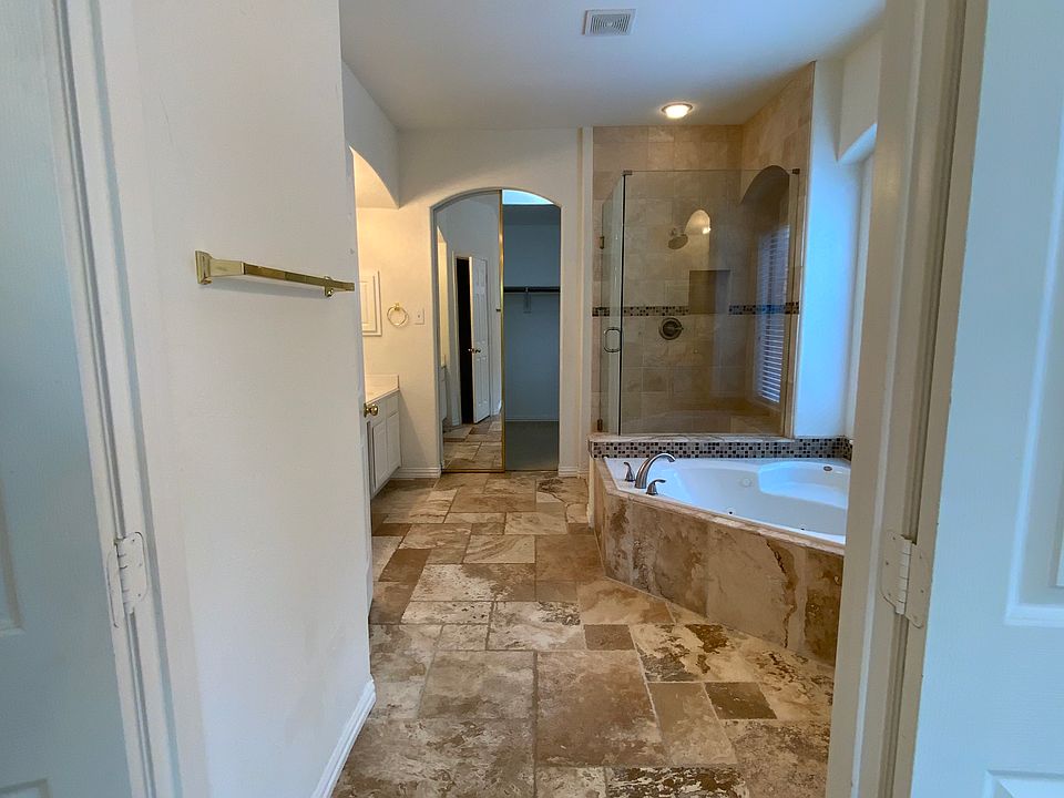 2nd image of 380 Park Village Loop