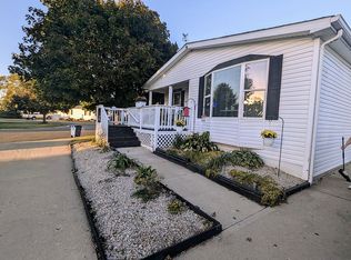 649A Bluebird Cir, Sandwich, IL 60548