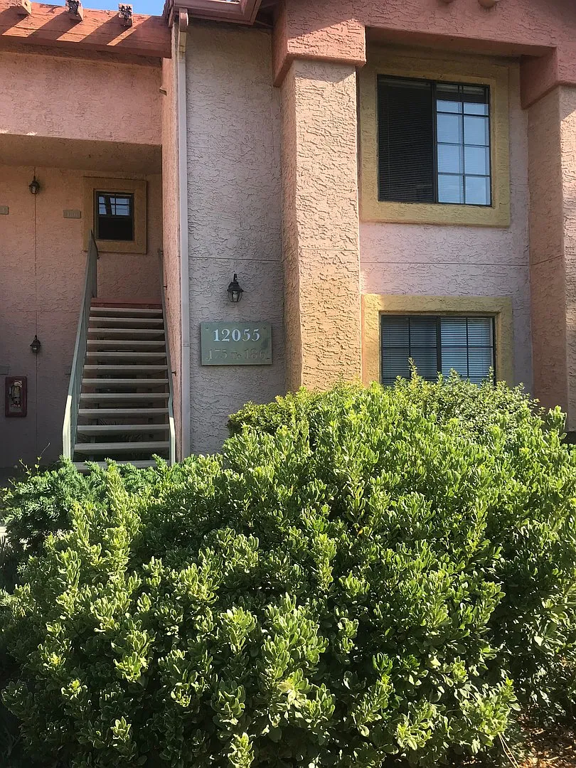 1/2 Mile to Good Schools, Pool/Spa/Sauna, Close to Freeways — Photo 2