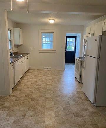4th image of 833 Bristol Dr