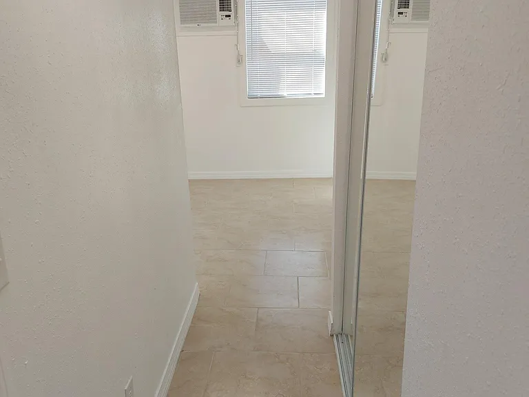 1826 Mentone Blvd #2 — Photo 5