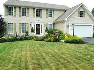 157 Bryna Ln, Carnegie, PA