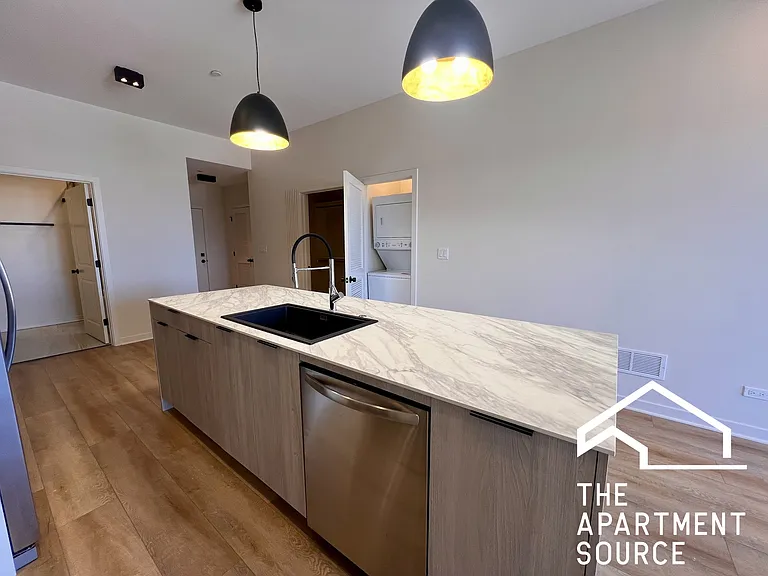6340 W Belmont Ave #403 — Photo 5