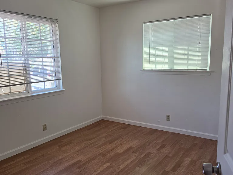 551 Northlake Dr #1 — Photo 7