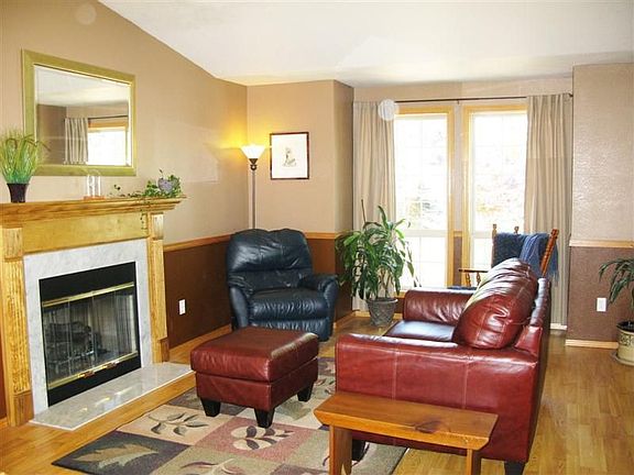 Elegant Living Romm