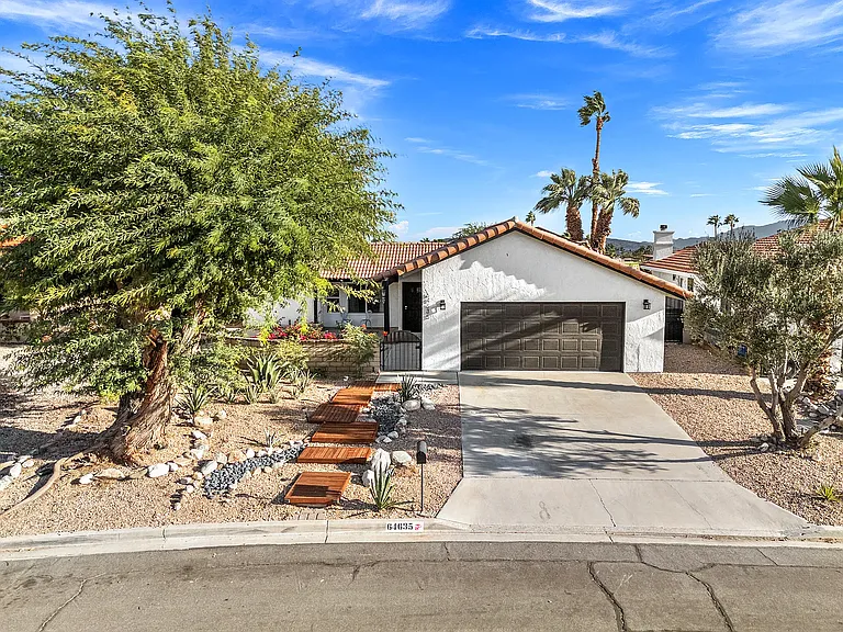 Front of House, 2 car garage