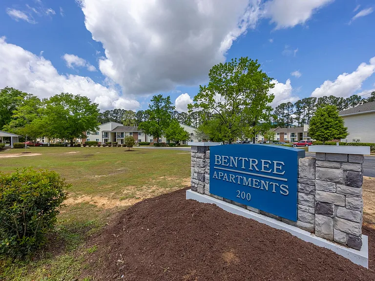 Bentree Apartments — Photo 9