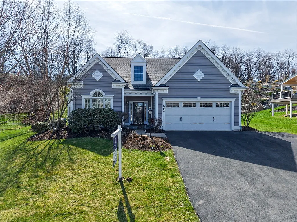 252 Estates Dr photo 1