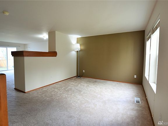 3rd image of 7518 Cottonwood Dr SE
