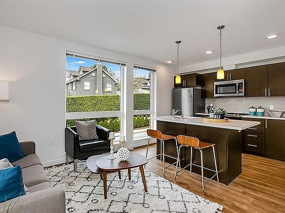 4th image of 750 11th Ave E Unit 305