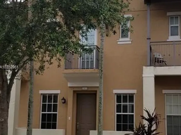 14618 SW 5th St #5, Pembroke Pines, FL 33027