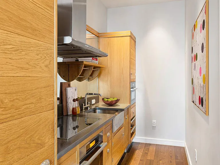 425 W 50th St #10H — Photo 4