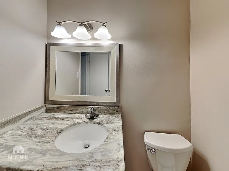 129 NE Michael Dr — Photo 10