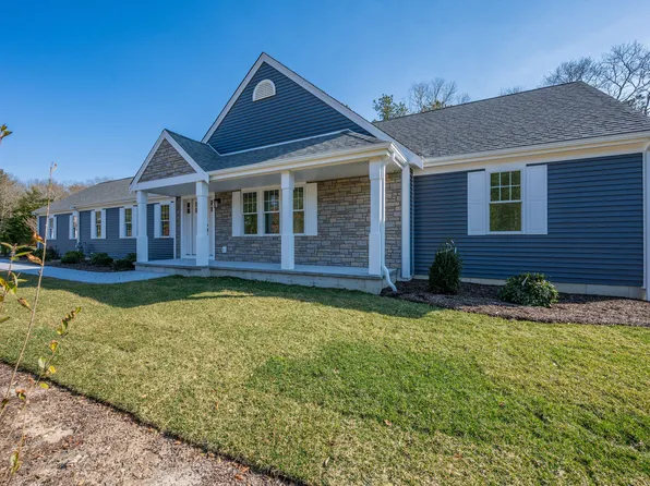 17 Silver Leaf Lane, Mashpee, MA 02649