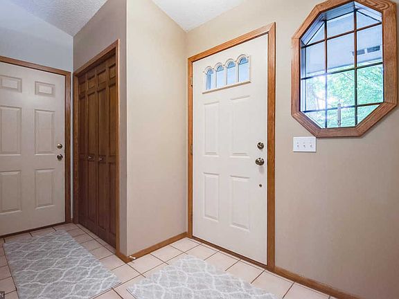 3rd image of 4530 Ximines Ln N