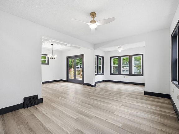 3rd image of 1124 University Dr S