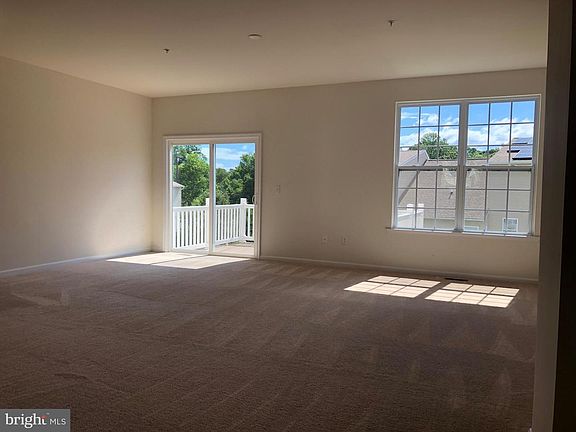 4th image of 3591 Glouster Dr
