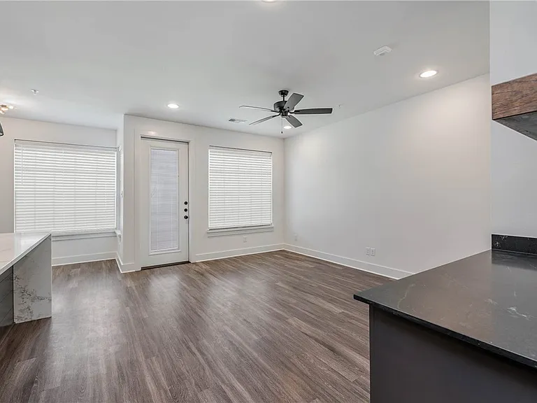 1533 Pine Ridge Dr #107 — Photo 5