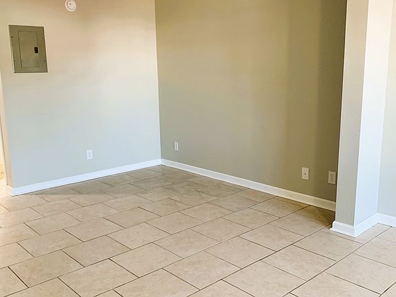 2nd image of 804 12th Ave S #116