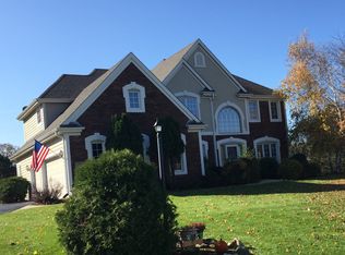 N18W29941 Crooked Creek Rd, Pewaukee, WI 53072