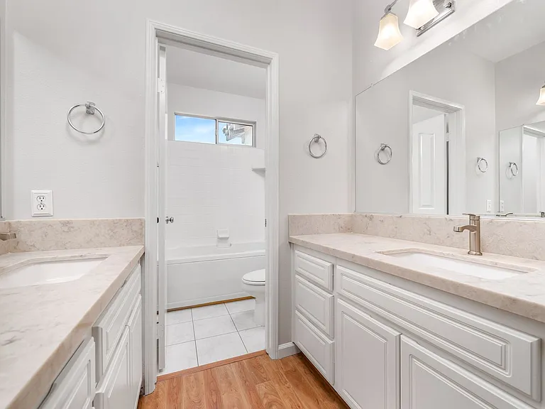 12901 Ternberry Ct — Photo 8