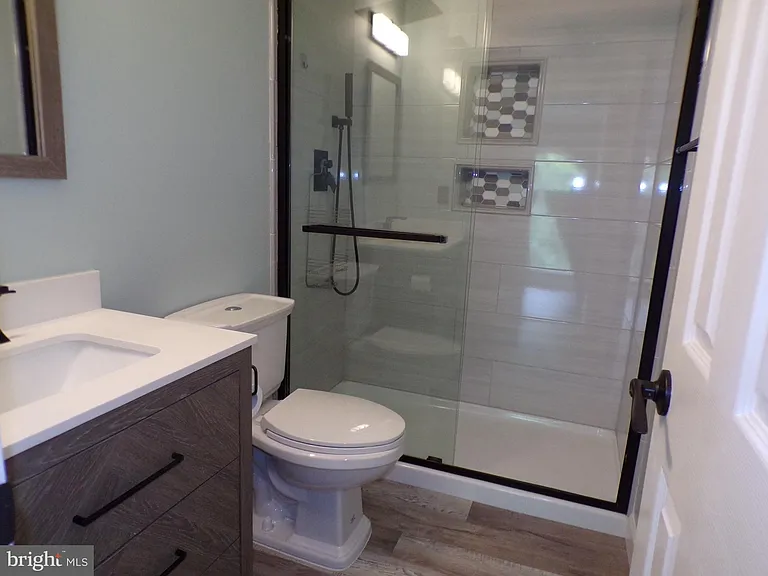 6624 Thurlton Dr — Photo 25