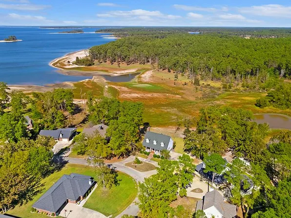 271 Northview Dr, Brookeland, TX 75931