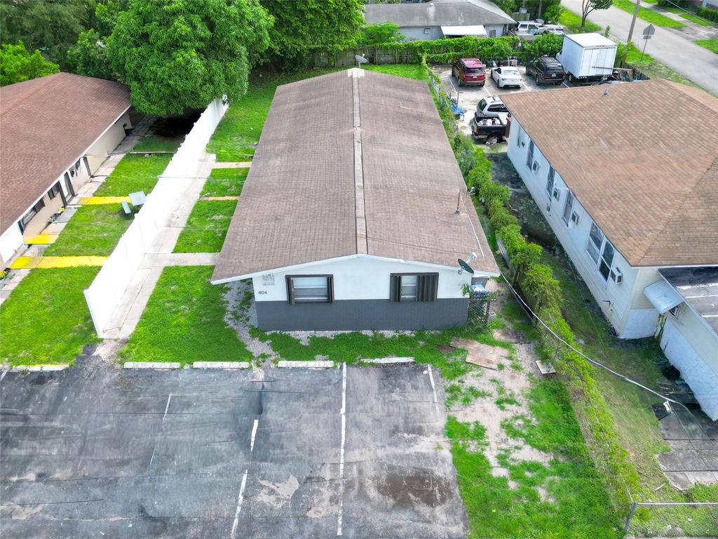 404 NE 4th Street, photo 2