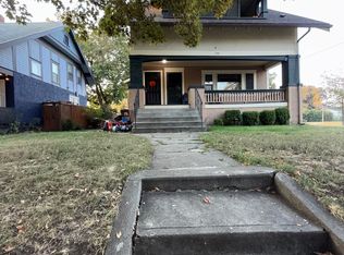 Top floor apartment with modern amenities in historic building., Spokane, WA 99205
