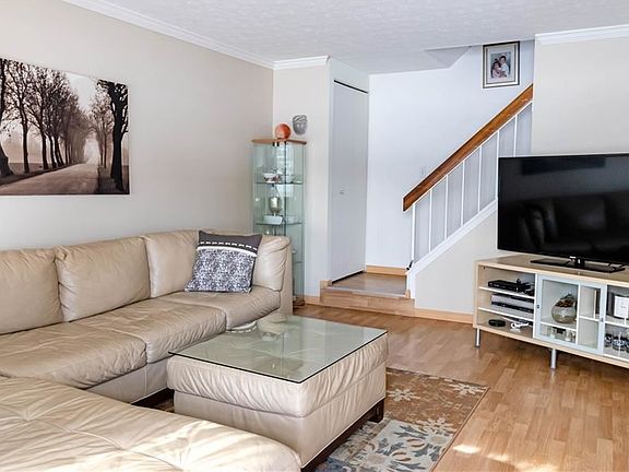 2nd image of 5469 Millwood Ln #44-B
