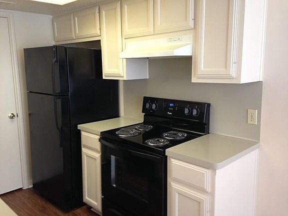 5th image of 1213/1215 Gregory Ct