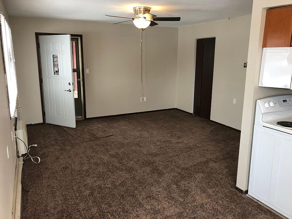 2nd image of 300 N 6th St APT 1