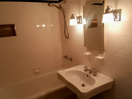 Sold by Manhattan Network Inc. | media 40