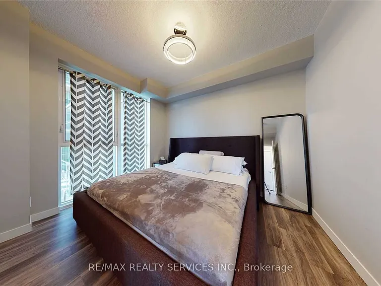 2093 Fairview St #507 — Photo 12
