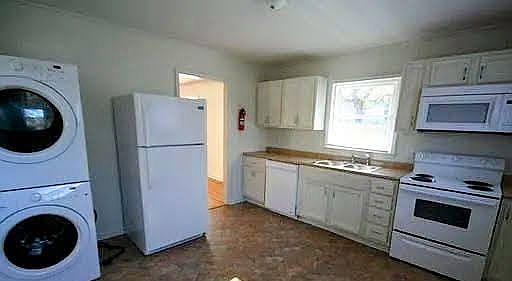 2nd image of 901 Onslow St #A