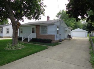 9314 Wright Ave, Machesney Park, IL 61115
